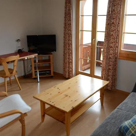 Henry - 1- Stock Appartement-fewo- Dusche Oder Bad- Wc 12-bettwohnung By Interhome